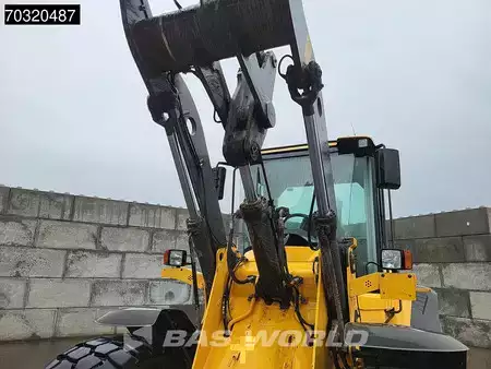 Kolové nakladače 2010 Volvo L60 F (14)