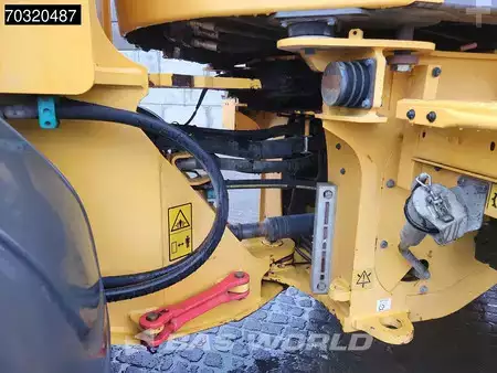 Kolové nakladače 2010 Volvo L60 F (21)