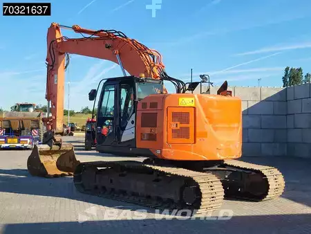 Escavadora de rastos 2016 Hitachi ZX225 USLC-5B (2)