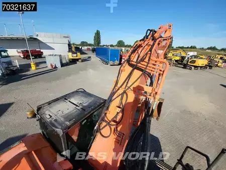 Escavadora de rastos 2016 Hitachi ZX225 USLC-5B (20)