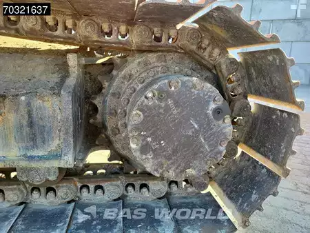 Escavadora de rastos 2016 Hitachi ZX225 USLC-5B (26)