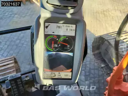Escavadora de rastos 2016 Hitachi ZX225 USLC-5B (30)