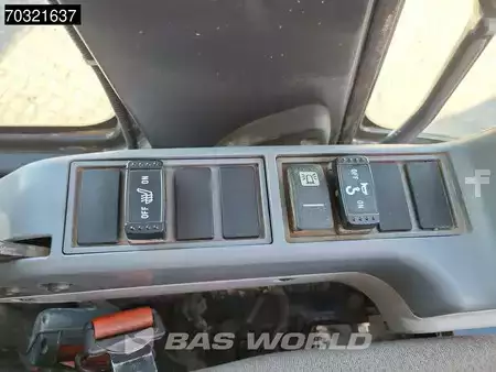 Escavadora de rastos 2016 Hitachi ZX225 USLC-5B (34)