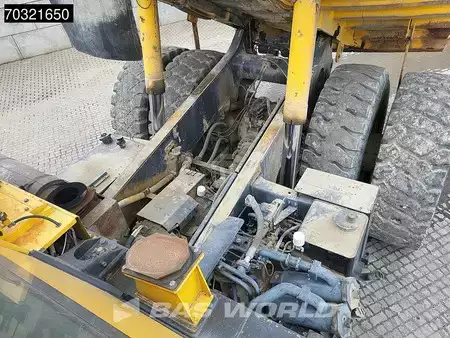 Tombereau rigide 2010 Komatsu HD605 -7E0 (12)