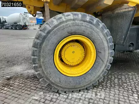 Tombereau rigide 2010 Komatsu HD605 -7E0 (25)