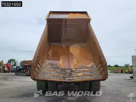 Tombereau rigide 2010 Komatsu HD605 -7E0 (7)