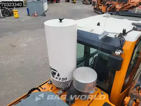 Escavatori cingolati 2014 Komatsu PC240 LC-10 (23)