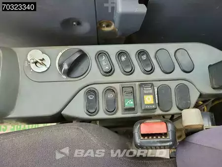 Escavatori cingolati 2014 Komatsu PC240 LC-10 (37)