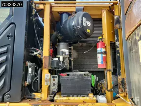 Beltegraver 2018 Caterpillar 335 FL CR (40)