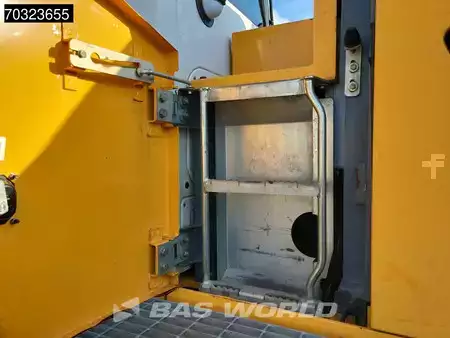 Rupsgraafmachines 2017 Liebherr R926 LC Engcon (25)