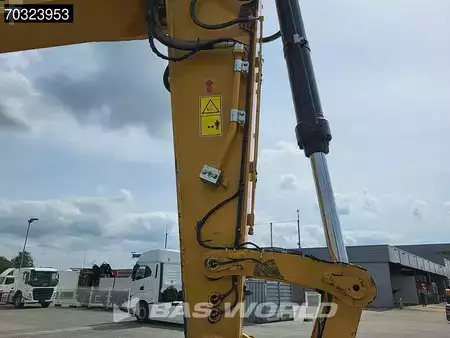 Hydraulic Excavators 2018 Caterpillar 352 F New Bucket (12)