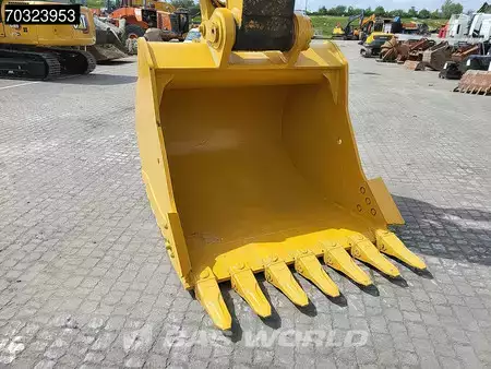 Hydraulic Excavators 2018 Caterpillar 352 F New Bucket (15)