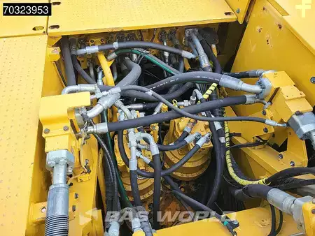 Hydraulic Excavators 2018 Caterpillar 352 F New Bucket (26)