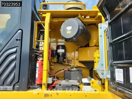 Hydraulic Excavators 2018 Caterpillar 352 F New Bucket (27)