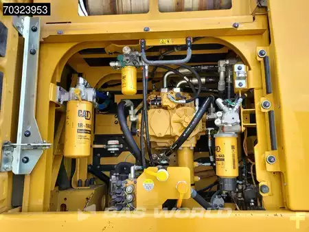 Hydraulic Excavators 2018 Caterpillar 352 F New Bucket (28)