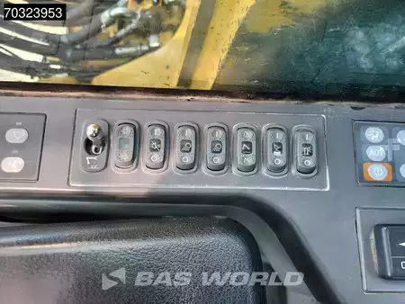 Hydraulic Excavators 2018 Caterpillar 352 F New Bucket (33)