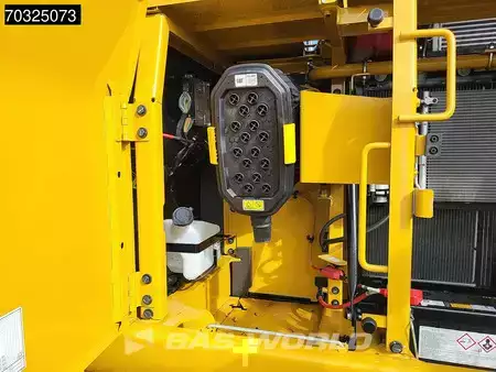 Korečková rýpadla 2026 Caterpillar 324 (25)