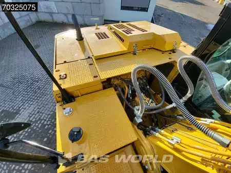 Korečková rýpadla 2026 Caterpillar 324 (18)