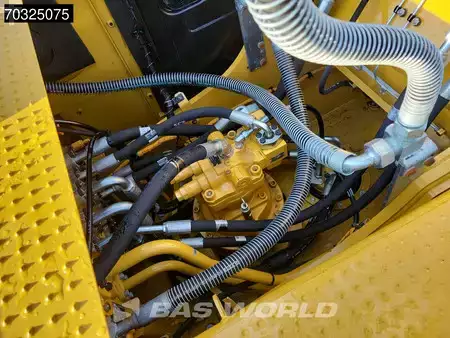 Korečková rýpadla 2026 Caterpillar 324 (20)
