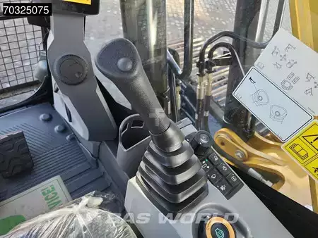 Korečková rýpadla 2026 Caterpillar 324 (32)