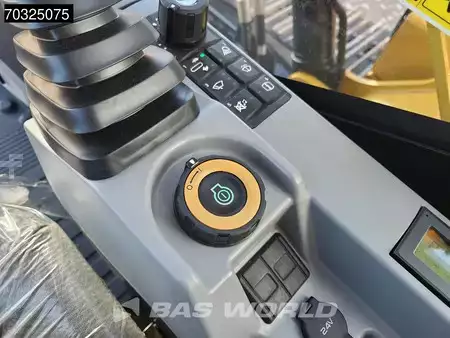 Korečková rýpadla 2026 Caterpillar 324 (36)