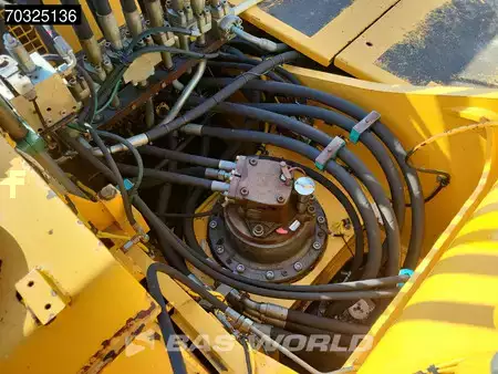 Beltegraver 2001 Liebherr R944 UHD - Extendable Undercarriage (34)