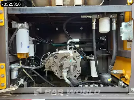 Escavadora de rastos 2019 Volvo EC300 E NL (18)