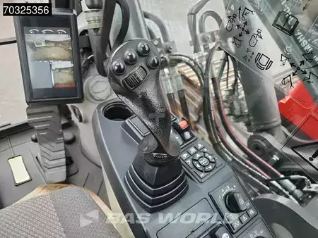 Escavadora de rastos 2019 Volvo EC300 E NL (30)