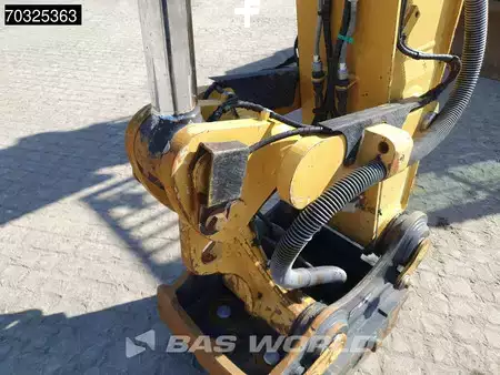 Mobilní bagry 2015 Caterpillar M320 F (16)