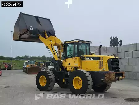 Carregadeira de rodas 2016 Komatsu WA320-6 (3)