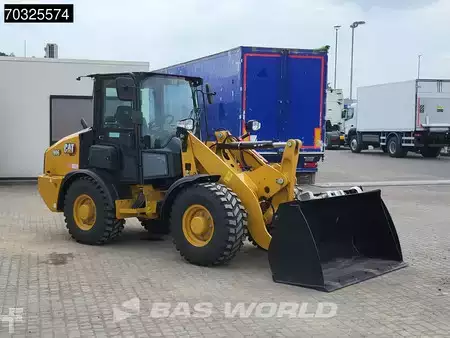 Kolové nakladače 2025 Caterpillar 906 - 14A (10)
