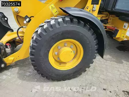 Kolové nakladače 2025 Caterpillar 906 - 14A (39)