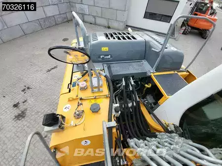 Korečková rýpadla 2017 Liebherr R922 LC (17)