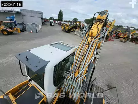 Korečková rýpadla 2017 Liebherr R922 LC (25)
