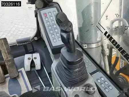 Korečková rýpadla 2017 Liebherr R922 LC (34)