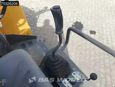 Compactadores monocilindros 2015 Volvo DD25 (23)