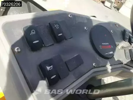 Compactadores monocilindros 2015 Volvo DD25 (25)