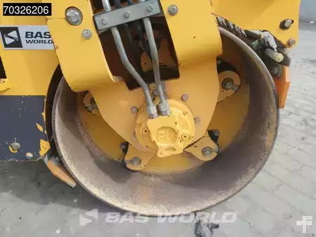Compactadores monocilindros 2015 Volvo DD25 (9)