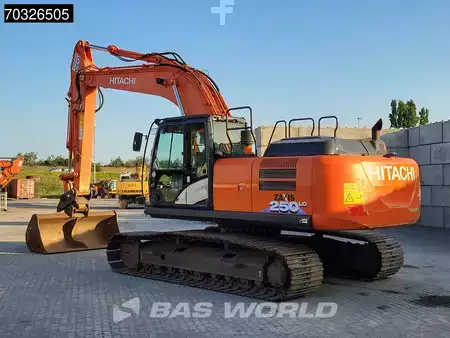 Beltegraver 2020 Hitachi ZX250 LC -6 (2)