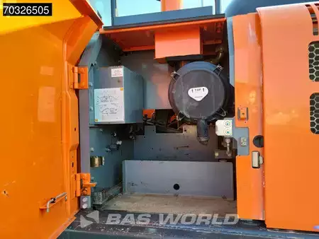 Beltegraver 2020 Hitachi ZX250 LC -6 (22)