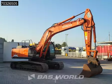 Beltegraver 2020 Hitachi ZX250 LC -6 (6)