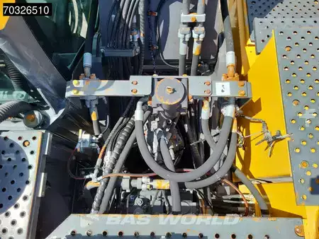 Korečková rýpadla 2018 Volvo EC380 E NL (21)