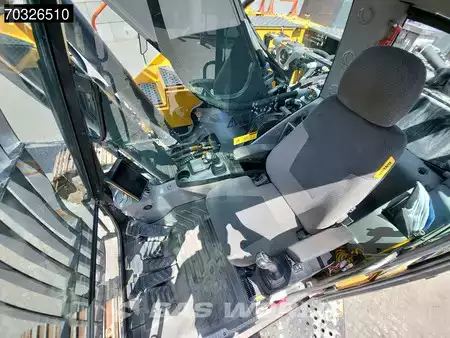 Korečková rýpadla 2018 Volvo EC380 E NL (38)