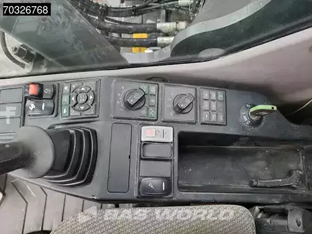 Korečková rýpadla 2017 Volvo EC250 E L (36)