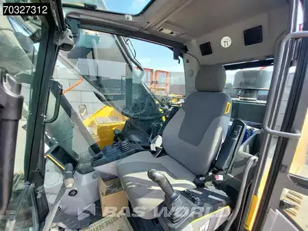 Hydraulic Excavators 2017 Volvo EC380 E L (24)