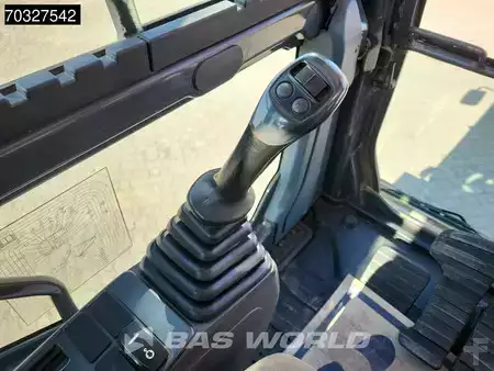 Escavatori cingolati 2020 Doosan DX225 LC-5 (32)
