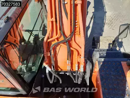 Pelles sur chenilles 2018 Hitachi ZX210 LC -6 (22)