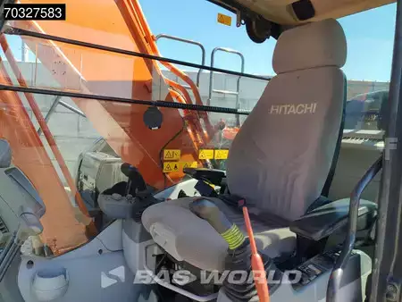 Pelles sur chenilles 2018 Hitachi ZX210 LC -6 (32)