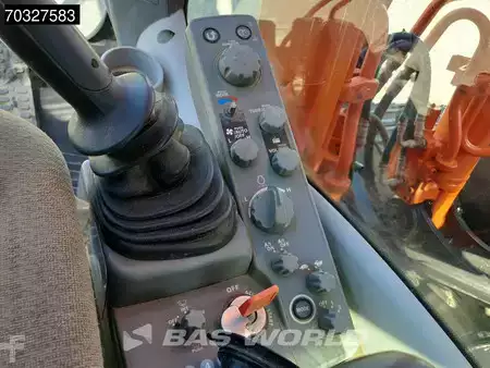 Pelles sur chenilles 2018 Hitachi ZX210 LC -6 (37)