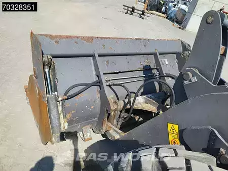 Kolové nakladače 2017 Volvo L35 G (27)